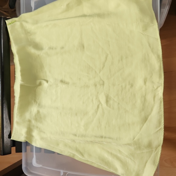Lime green silky skirt - Picture 1 of 5